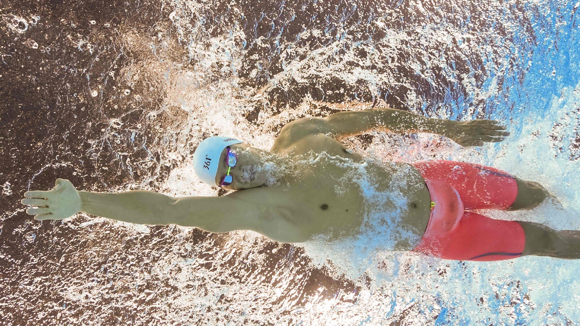 “超越极限：冲破天气与地形的速度奇迹”，超越极限视频